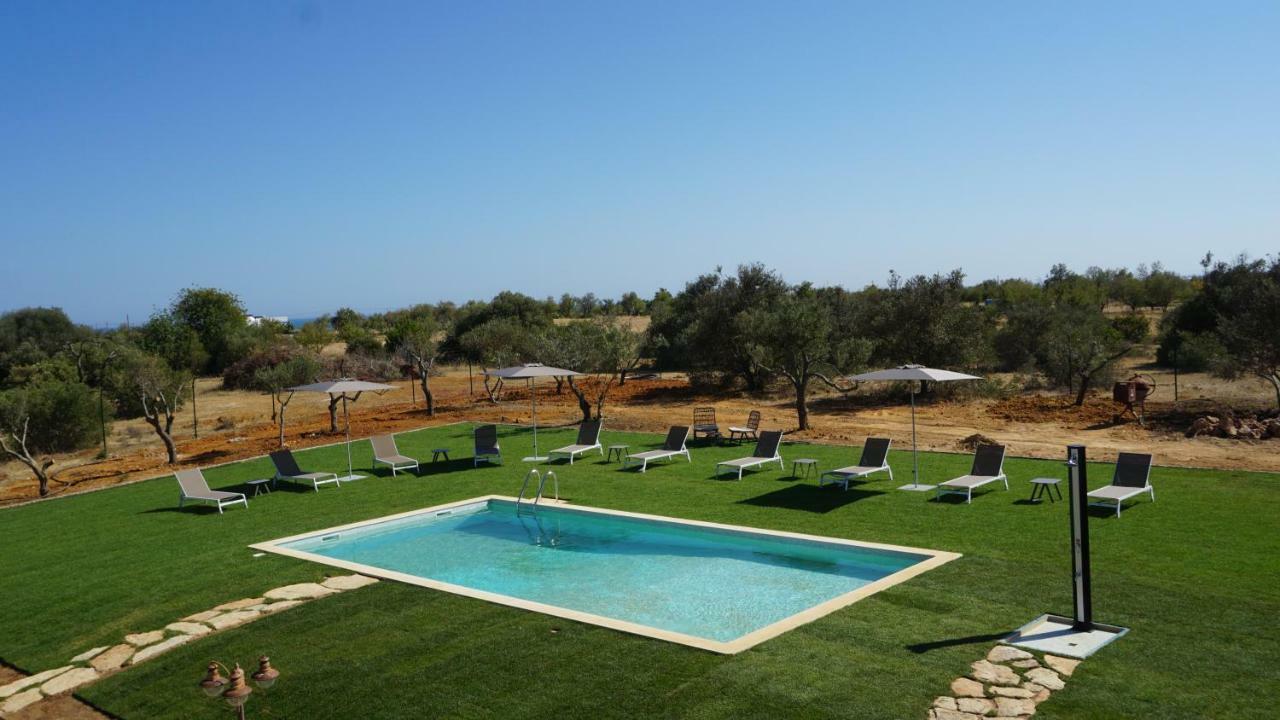 With Pool & Garden Fuzeta